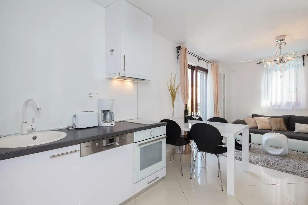 Villa Aurea Cizici Holiday home
