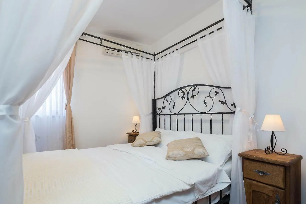 Villa Aurea Cizici Holiday home